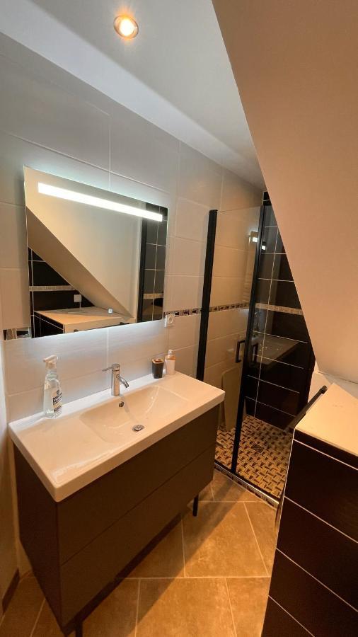 Mille Et Une Nuit, Appartement Classe 3 Etoiles En Rdc Avec Exterieur Et Parking โดล ภายนอก รูปภาพ